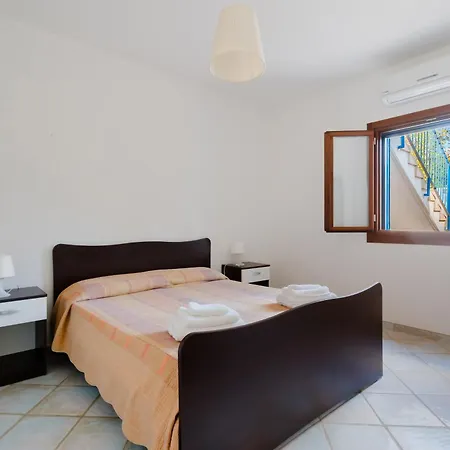 Holiday home Mery Villaggio Chiusurelle Torre Lapillo